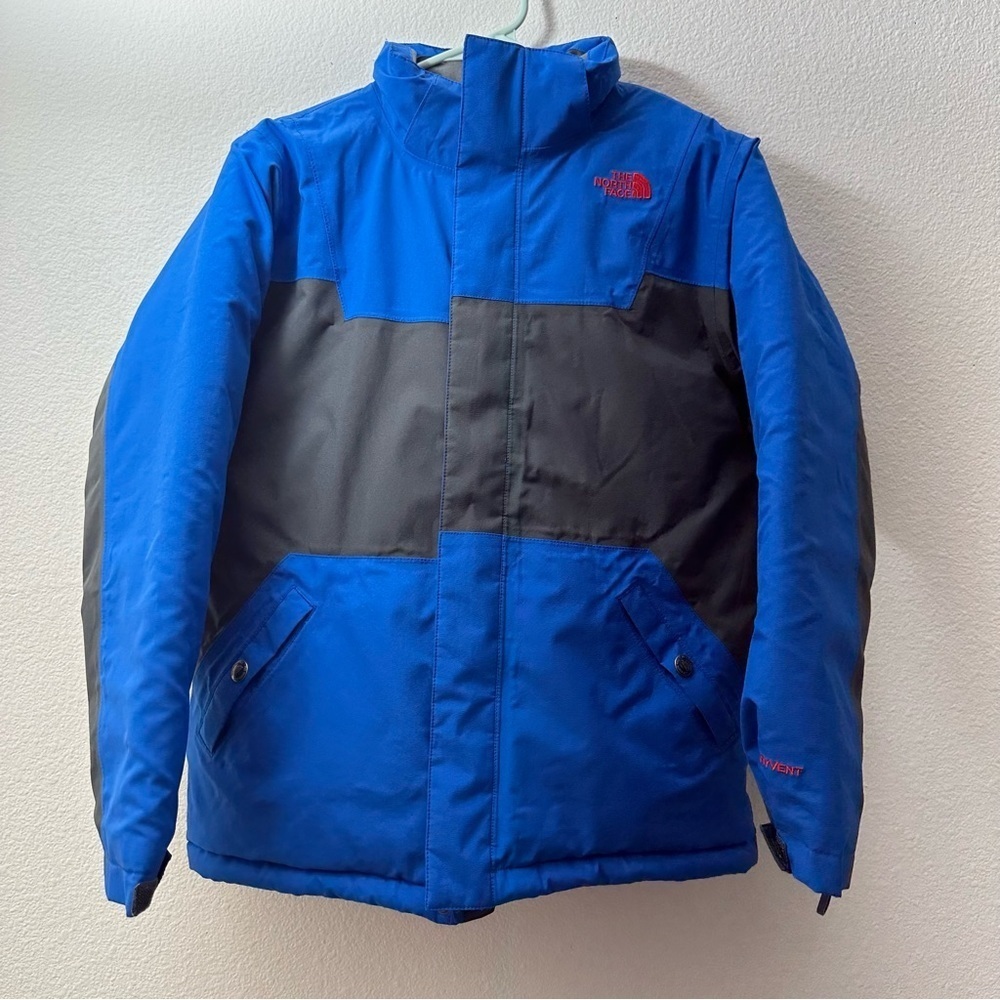The north face boys large jacket - Picture 2 of 16